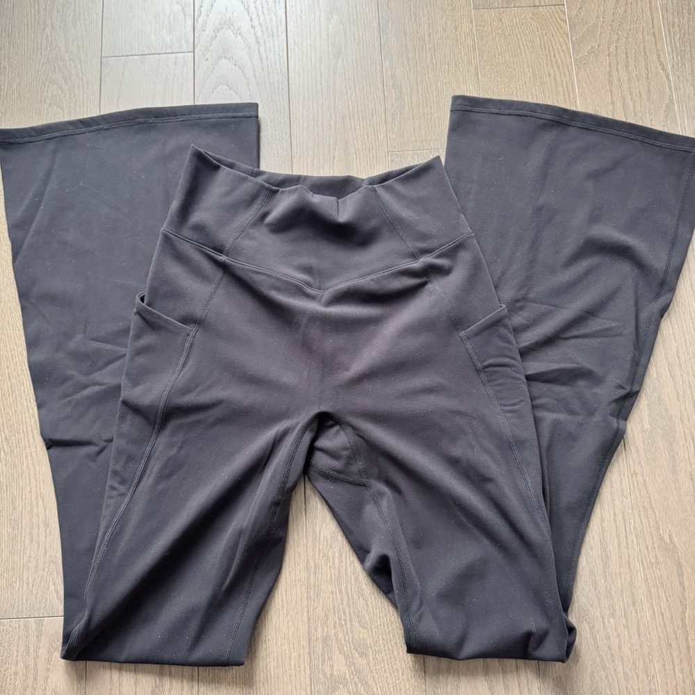BUFFBUNNY CONTOUR POCKET FLARE LEGGINGS